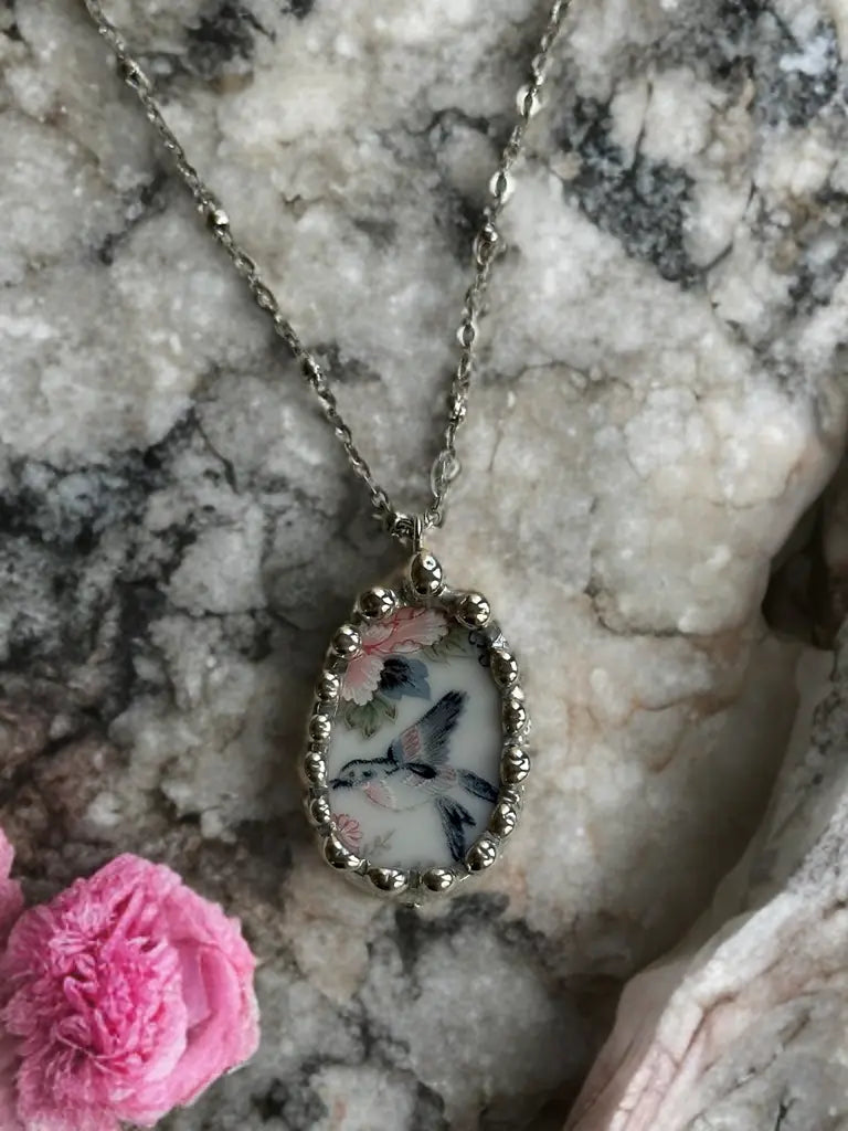 🌿 Hummingbird Oval Vintage Ceramic Necklace (Upcycled Porcelain)