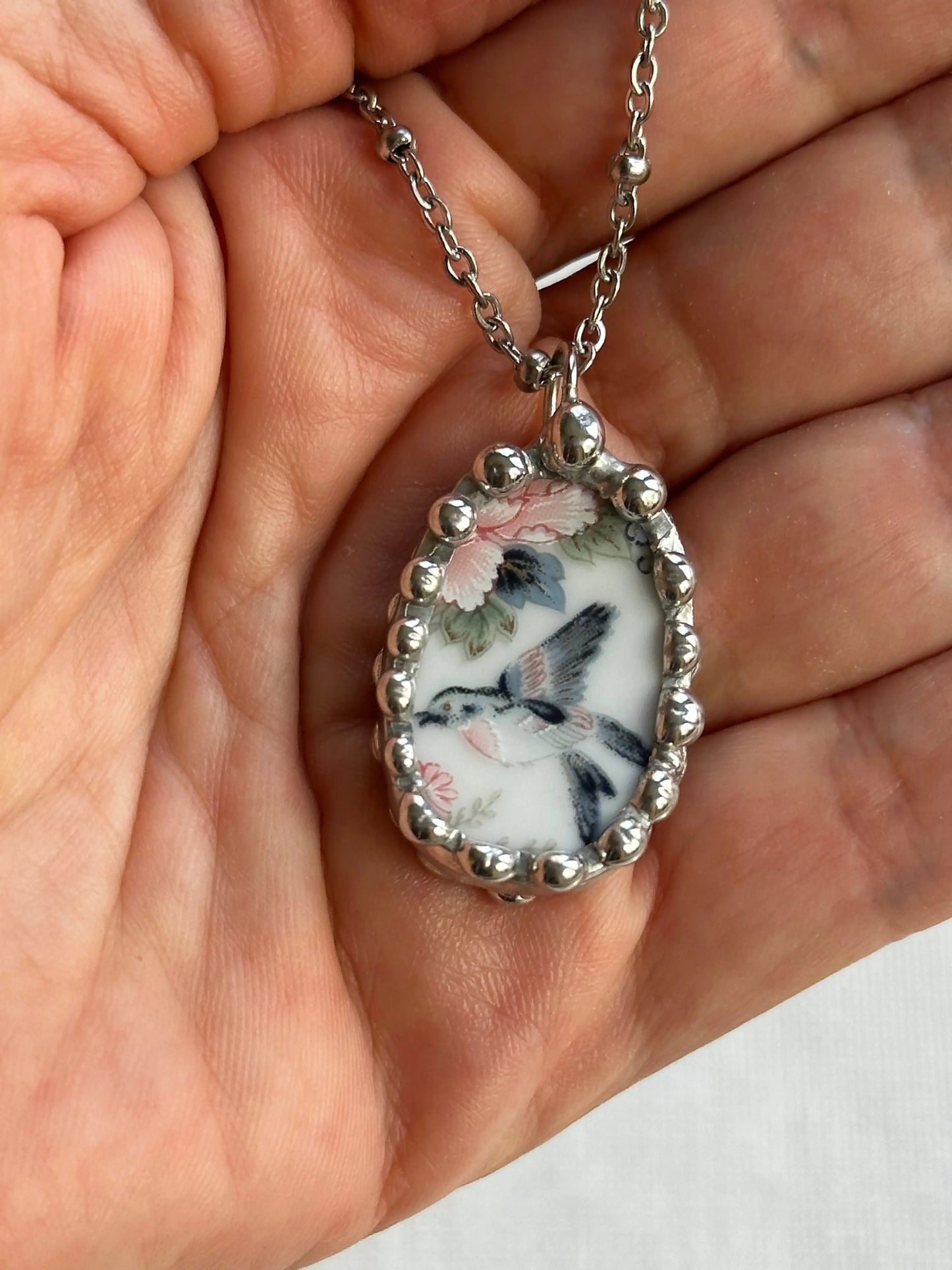 🌿 Hummingbird Oval Vintage Ceramic Necklace (Upcycled Porcelain)