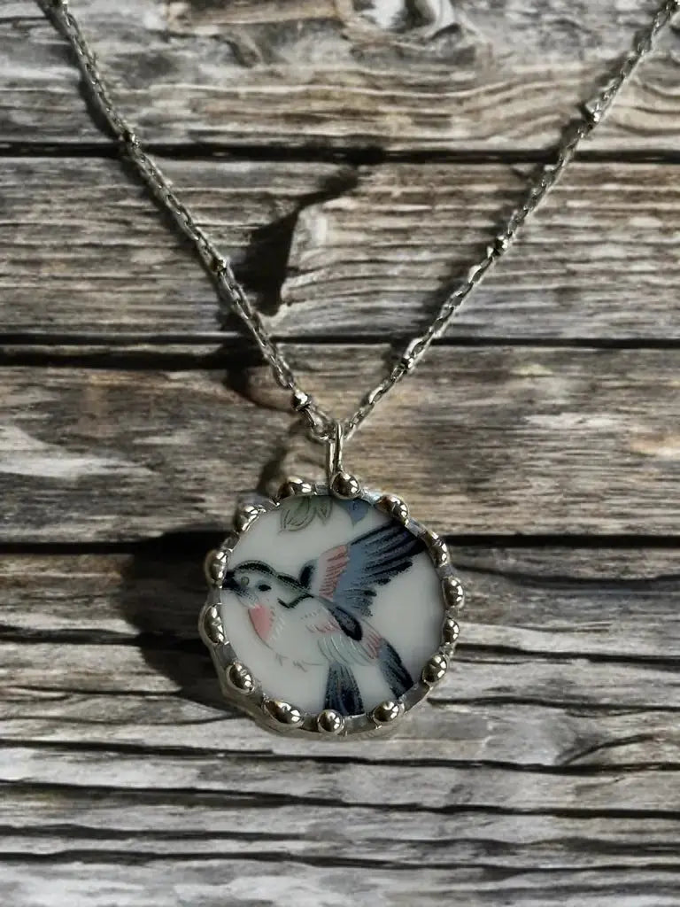 🌿 Hummingbird Round Vintage Ceramic Necklace (Upcycled Porcelain)
