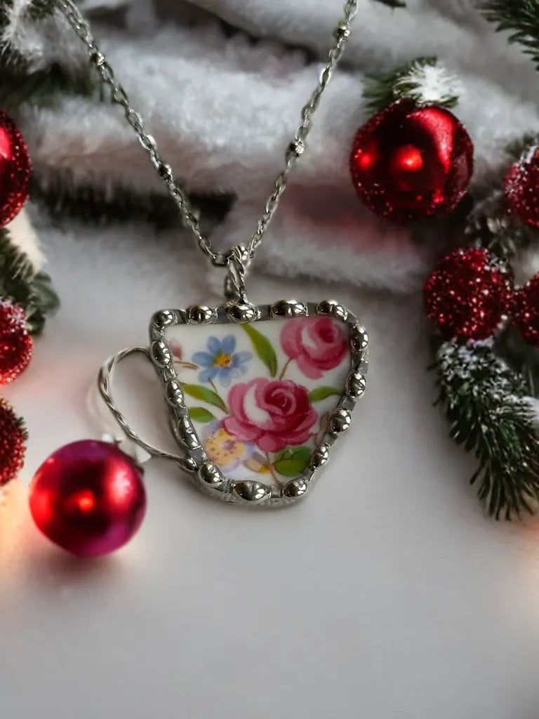 🌹 Pink Rose Teacup Necklace (Vintage Floral Ceramic)