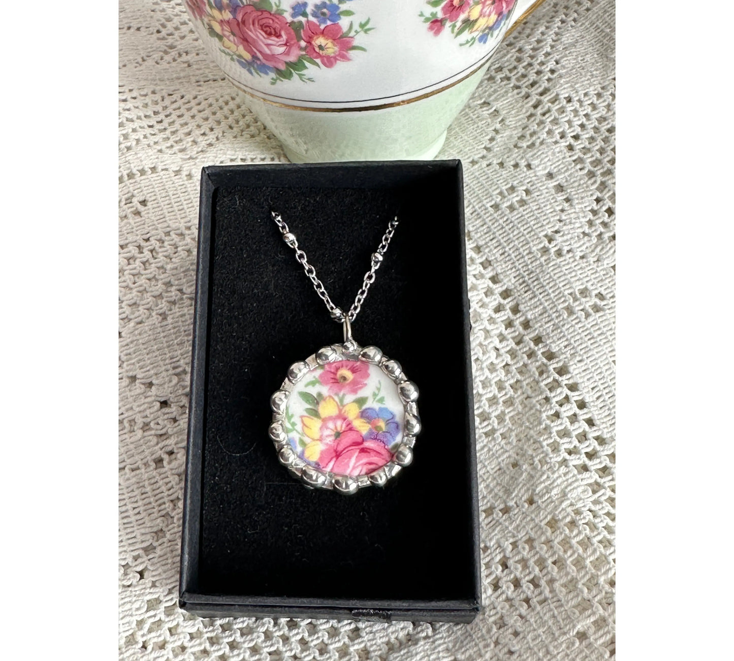 Vintage Ashley Ceramic Necklace