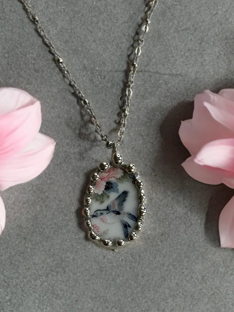 🌿 Hummingbird Oval Vintage Ceramic Necklace (Upcycled Porcelain)